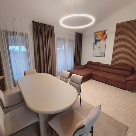 Victoria * 波雷奇